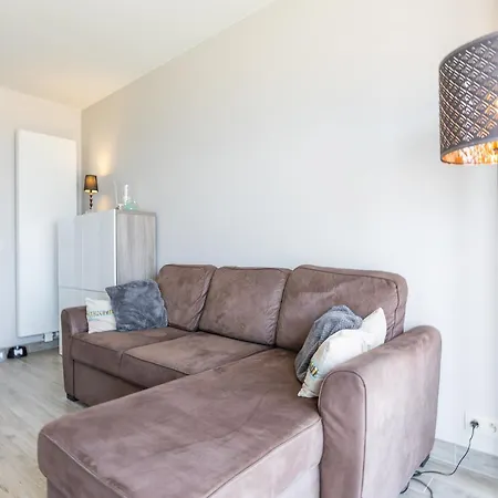 Modern With Frontal Sea-view דירה