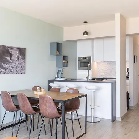 Modern With Frontal Sea-view * מידלקרק